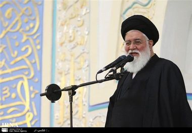 امام جمعه مشهد: نیروی انتظامی نخستین نماد اقتدار نظام است