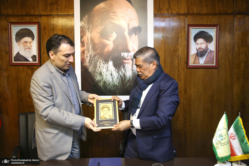 بازدید محمد بن سیو وزیر کشاورزی  و امنیت غذایی کشور مالزی از  بیت امام خمینی (س) در جماران