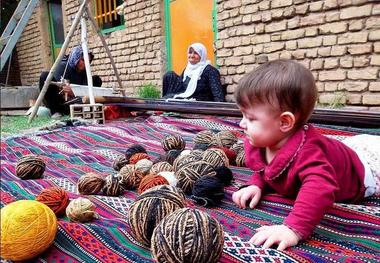 مسوولان اردکان بر ضرورت حمایت از صنایع دستی تاکید کردند