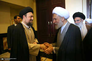 حاشیه تجدید میثاق اعضای مجلس خبرگان رهبری با آرمان های امام خمینی (س)