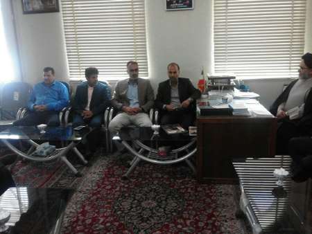 امام جمعه ابرکوه: حضورحداکثری مردم در انتخابات توطئه دشمنان را خنثی می کند