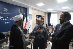 بازدید رییس موسسه تنظیم و نشر آثار امام خمینی (ره) از خبرگزاری ایسنا