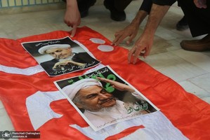 مزار آیت الله العظمی صانعی(ره) در اولین پنج شنبه رحلت ایشان