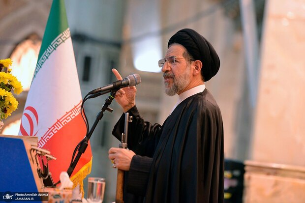 ابوترابی، امام جمعه موقت تهران: مدیران حتی در خرج یک ریال از بیت‌المال صرفه‌جو باشند/ نباید ثروت ملت ایران به‌جای تولید به حوزه‌هایی وارد شود که زیان اقتصادی و چالشی برای شبکه بانکی باشد