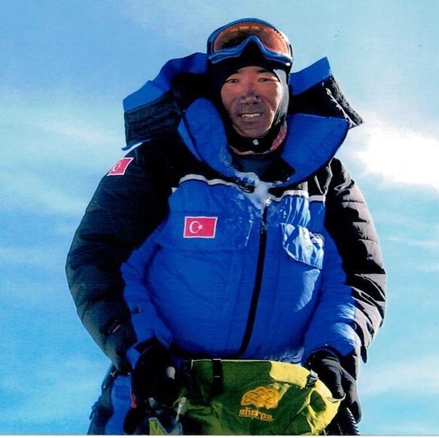 تور صعود به "اورست" از ایران چقدر آب می خورد؟/ رکورددار فتح بلندترین قله جهان را بشناسید + تصاویر 