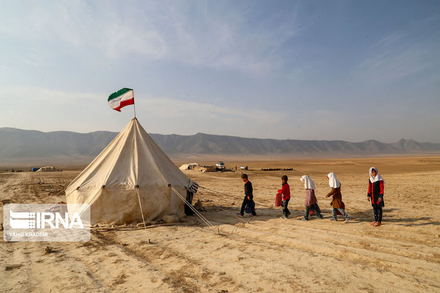 دانش‌آموزان عشایر جنوب کرمان افزون بر ۷ هزار جلد کتاب کمک‌درسی دریافت کردند