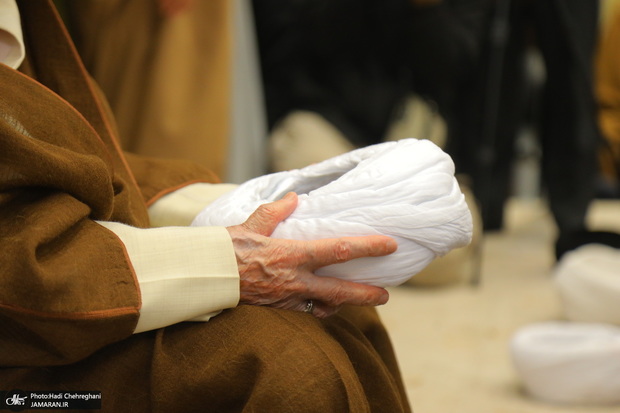 به بهانه یکصدمین سال تأسیس حوزه علمیه قم؛ نقش نهاد خانواده و جامعه در هویت‌سازی طلبگی چیست؟