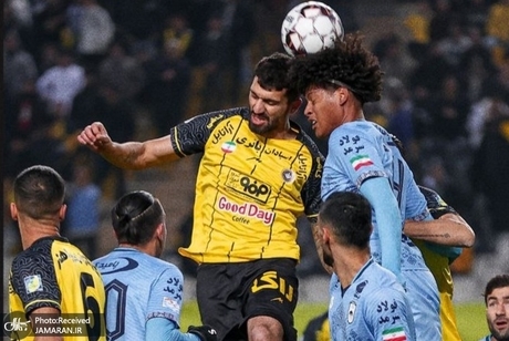 سپاهان لحظه آخری قهرمان نیم فصل فوتبال ایران شد