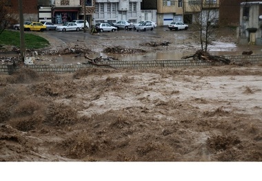 جابجایی مردم شهرهای سوسنگرد، باوی و حمیدیه توسط نیروهای امدادی