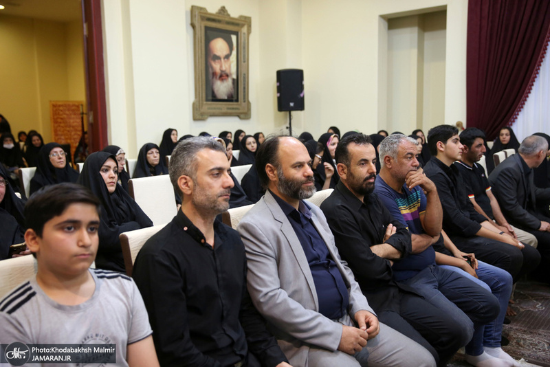 دیدار کارکنان حرم و موسسه تنظیم و نشر آثار امام خمینی(س) با سید حسن خمینی