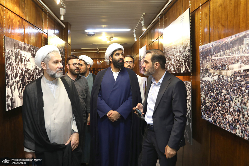 بازدید جمعی از مدیران فرهنگی شهر تهران از حسینیه جماران