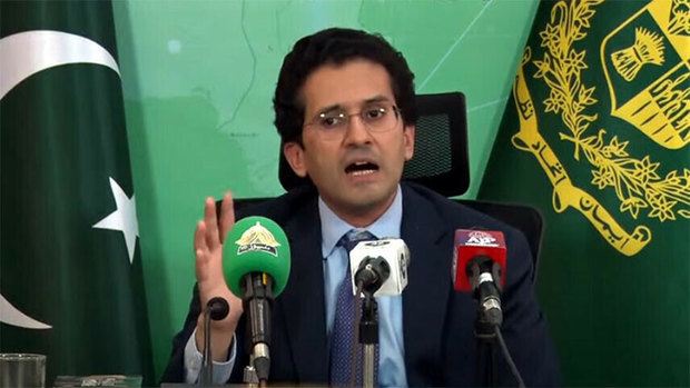 وزیر نفت پاکستان: برای تامین انرژی، با ایران در تماس هستیم/ روزانه بین ۴ تا ۵ هزار تن گاز مایع از ایران وارد می کنیم