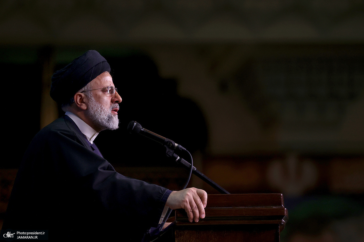 رئیسی: گذشت زمانی که برخی می‌خواستند با برجام 2 و برجام 3 روی موشک‌ها و توانایی‌های ما معامله کنند/ ما به هیچ وجه اجازه نخواهیم داد که روی توانایی‌های ملت ایران که به برکت خون شهیدان به دست آمده، معامله شود