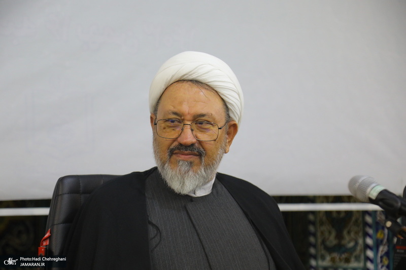 اهدا آثار برتر خوشنویسان به موسسه تنظیم و نشر آثار امام خمینی (س) نمایندگی قم