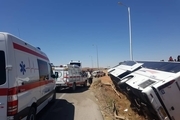 واژگونی اتوبوس در بجستان ۱۱ مصدوم در پی داشت