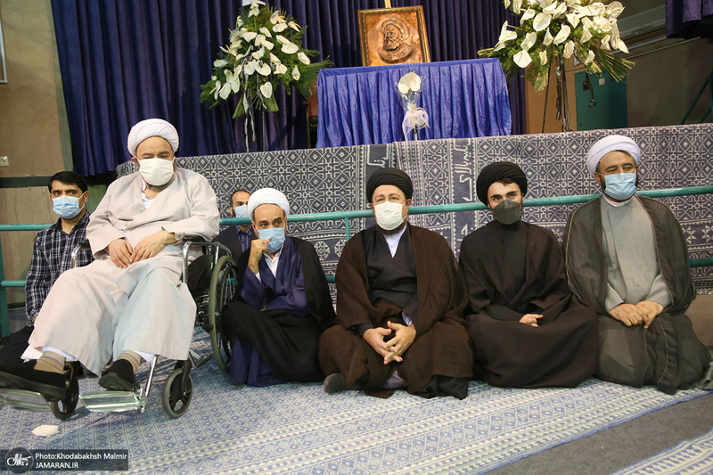 مراسم تشییع حجت الاسلام و المسلمین محتشمی پور در حسینیه جماران