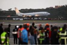 فرود یک هواپیمای آمریکایی در پایتخت ونزوئلا در سایه بستن حریم هوایی اش توسط ترامپ