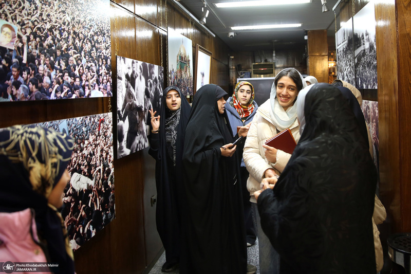 بازدید اقشار مختلف مردم از بیت امام خمینی در جماران
