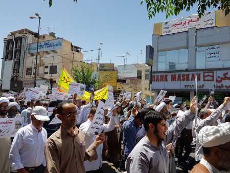 راهپیمایی نمازگزاران جمعه قم دراعتراض به حمله به محل سکونت شیخ عیسی قاسم