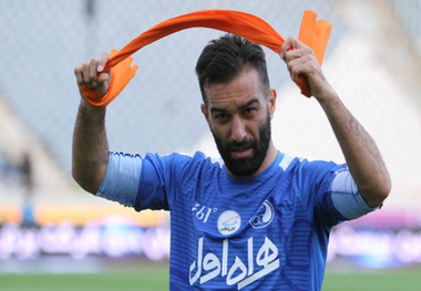 اتهام عجیب به حنیف عمران زاده در دیدار استقلال و صبا