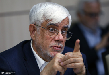 اولین موضع‌گیری انتخاباتی محمدرضا عارف پیش از انتخابات مجلس دوازدهم: بنیاد امید ایرانیان کاندیدایی را معرفی نمی‌کند/ دست اندرکاران امر انتخابات حق ندارند فراتر از قانون برای نامزدهای انتخاباتی تصمیم‌گیری کنند/ بخش نخبه کشور  در معرض تهدید قرار دارد