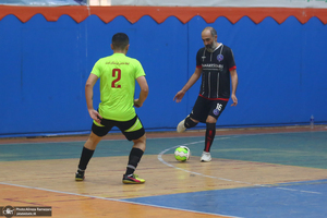 مسابقه فوتسال خیریه بین تیم هنرمندان و منتخب بنیاد حضرت زینب (س)