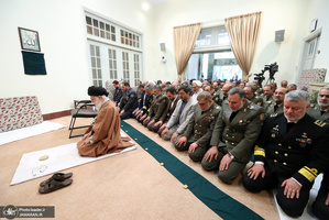 دیدار فرماندهان ارشد ارتش و جمعی از فرماندهان و کارکنان نیروی زمینی با فرمانده کل قوا