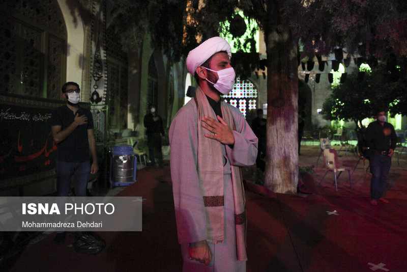 عزاداری شب چهارم محرم در مجاورت ارگ کریمخانی