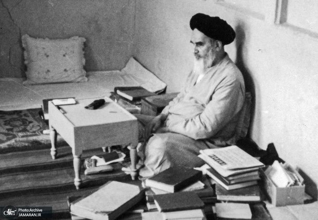 اولین پیام امام از نجف کدام قشر جامعه را مورد خطاب قرار داد؟