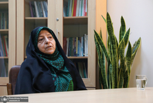 معصومه ابتکار: رهبری شهید به من گفتند «موضوع خشونت داخل خانواده و جامعه علیه زنان زیبنده جامعه ما نیست»/ لایحه منع خشونت علیه زنان تحت تأثیر فشارهای سیاسی متوقف ماند/ رهبری حامی جریانات سیاسی اصیلی بودند که برای اعتلا و سربلندی ایران تلاش می‌کردند
