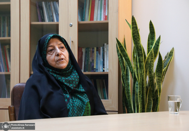 معصومه ابتکار: رهبری شهید به من گفتند «موضوع خشونت داخل خانواده و جامعه علیه زنان زیبنده جامعه ما نیست»/ لایحه منع خشونت علیه زنان تحت تأثیر فشارهای سیاسی متوقف ماند/ رهبری حامی جریانات سیاسی اصیلی بودند که برای اعتلا و سربلندی ایران تلاش می‌کردند