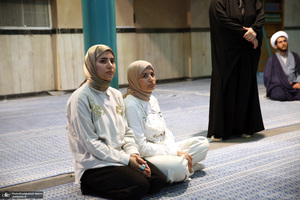 بازدید جمعی از دانشجویان کشور عراق از بیت امام خمینی درجماران