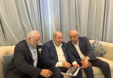 مذاکرات درباره لیست اسرای فلسطینی همچنان ادامه دارد/ حماس در حال گفت‌وگو با دیگر گروه‌های فلسطینی است تا موضع مشترکی در پاسخ به اسرائیل ارائه کند