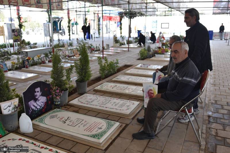 زیارت اهل غبور در آخرین پنجشنبه سال در بهشت زهرا (س) تهران