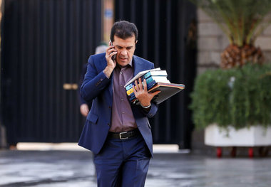 نقش تلفن‌های همراه محافظان و خانواده‌ها در ترور فرماندهان نظامی/ معاون رئیس جمهوری: حتی ماشینی که با آن‌ رفت‌ وآمد می‌کنند، ممکن است دارای GPS باشد