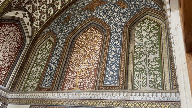 خسارتی که جنگ بر «تالار اشرف» به جای گذاشت+ تصاویر
