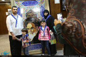 بازدید گردشگران نوروزی از بیت امام خمینی (س) در جماران 