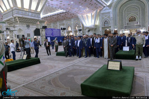 تجدید میثاق کارکنان بانک های ملت و مهر اقتصاد با آرمان های حضرت امام(س)