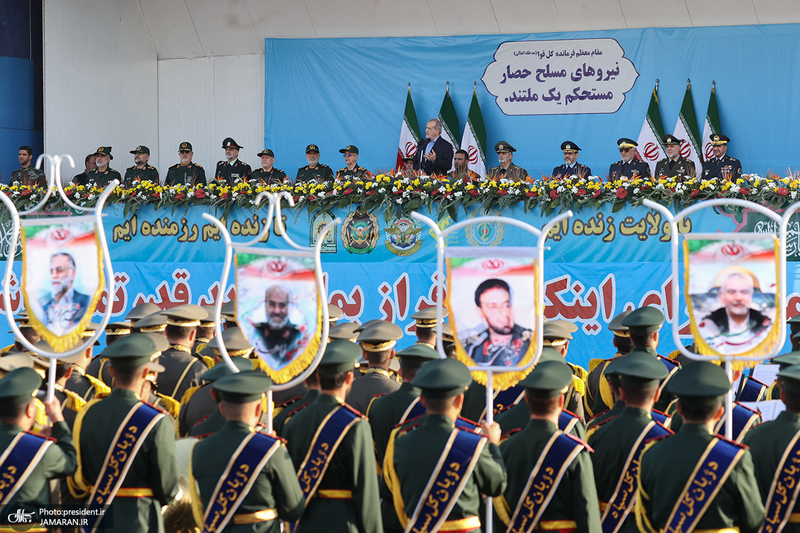 مراسم رژه نیروهای مسلح در جوار حرم مطهر امام خمینی (س)