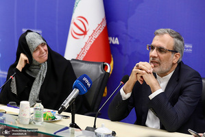 مراسم رونمایی کتاب اسرائیل آن شر مطلق