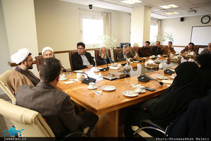 بازدید جمعی از مدیران موسسه تنظیم و نشر آثار امام(س) از مرکز اسناد کتابخانه ملی 