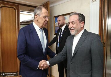 لاوروف و عراقچی درباره برنامه هسته‌ای ایران گفتگو می‌کنند