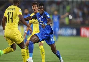 واکنش تند مهاجم استقلال به برخی صفحات هواداری: وقتی برای دروغ های مزخرف ندارم!/ جایی نمی روم چون قرارداد 3 ساله دارم 