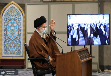 ارتباط تصویری رهبر معظم انقلاب با مردم قم