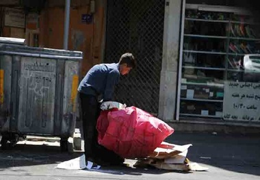 سرپرست ستاد امر به معروف: وجود زباله گرد در کشور به معنای پیشرفته و ثروتمند بودن کشور است! وضع مالی مردم ایران خیلی خوب است