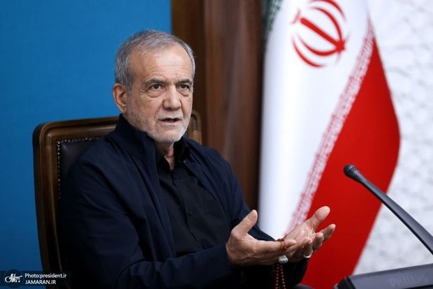 پزشکیان: اولویت باید با کارشناسان و کارکنان بومی منطقه باشد/ مدیر پروازی به درد نمی خورد، از استفاده مدیران پروازی دست برداریم