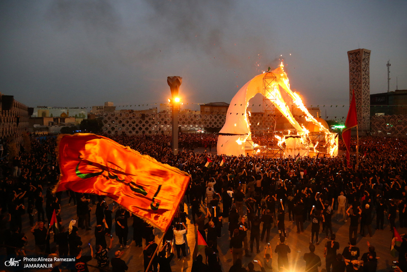 مراسم عصر عاشورا در میدان امام حسین (ع)