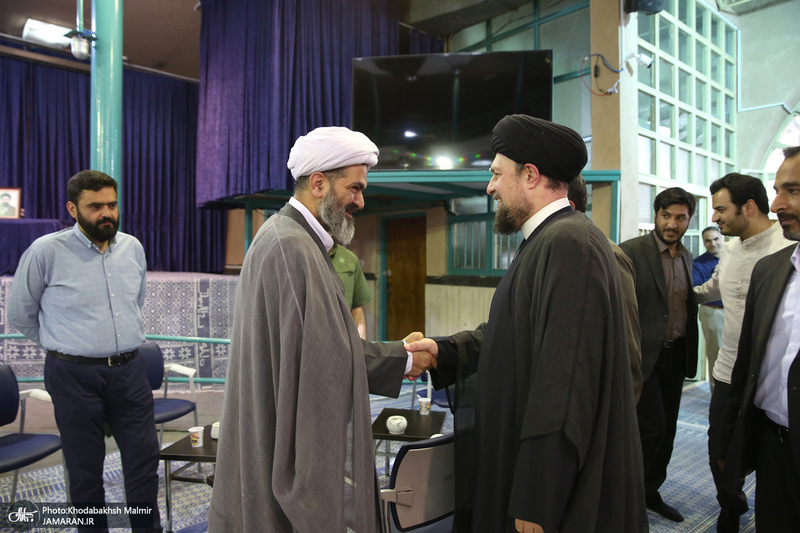 بازدید سیدحسن خمینی از  کارگاه طراحی زندگی سیاسی و عرفانی امام خمینی (ره) در حسینیه جماران