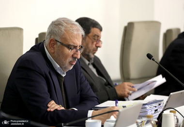 وزیر نفت : 100 میلیارد دلار قرارداد و تفاهم‌نامه نفتی امضا شد