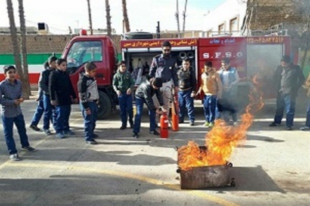 10هزار دانش آموز بوکانی با خطرات چهارشنبه سوری آشنا شدند